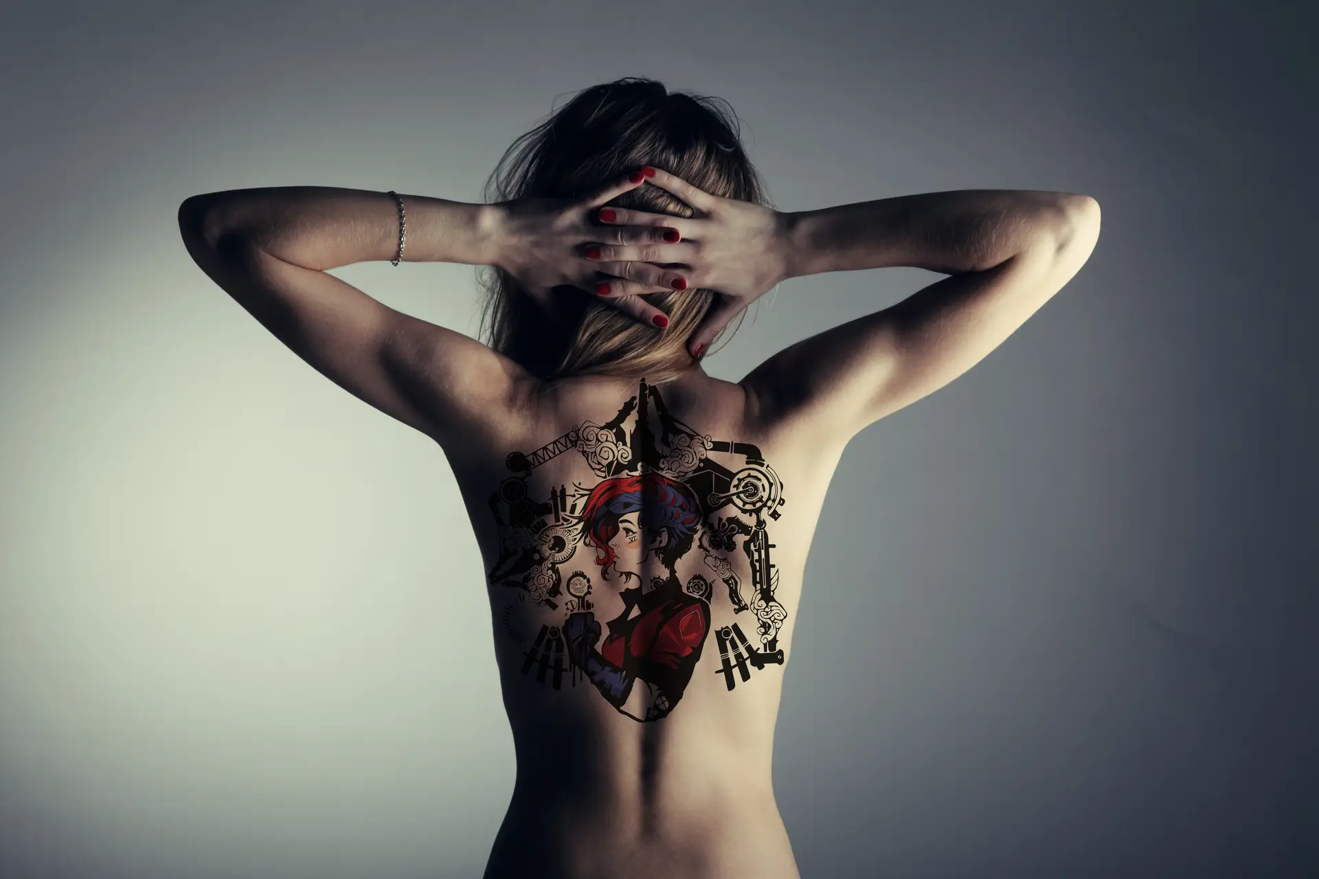 A back tattoo of Vi from Arcane. Fanart